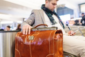 Кожаный саквояж как альтернатива чемодану